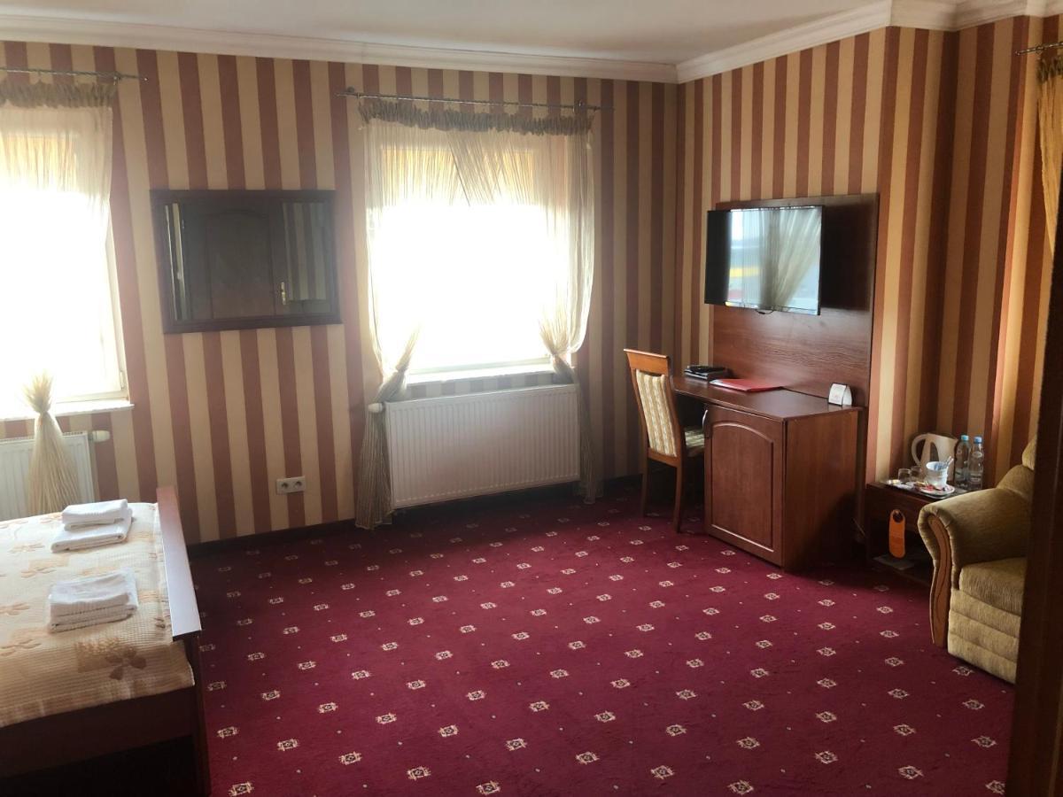 Hotel Arkadia Konskie Eksteriør billede