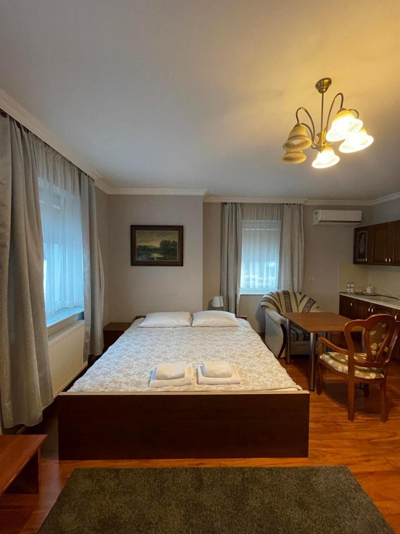 Hotel Arkadia Konskie Eksteriør billede