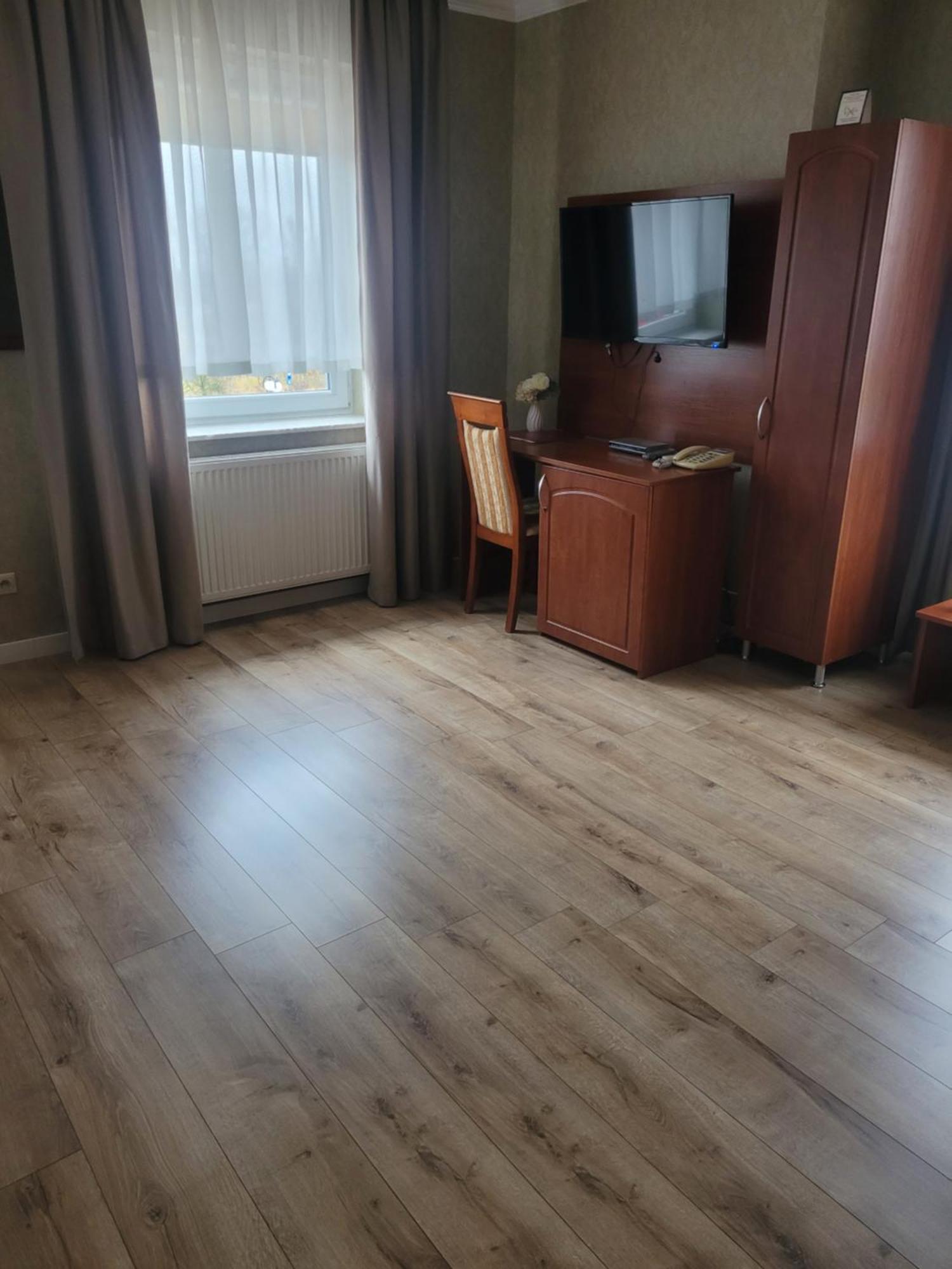 Hotel Arkadia Konskie Eksteriør billede